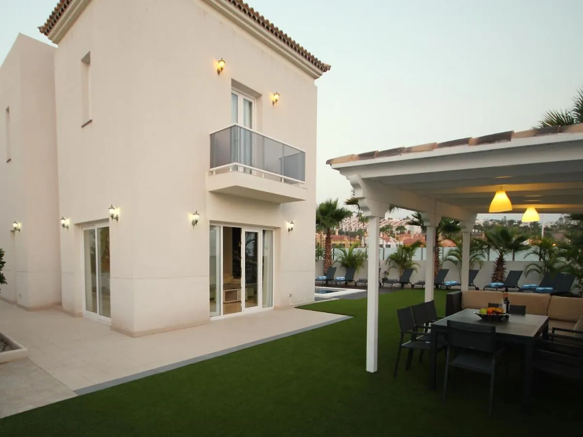 Villa De Lujo Con Piscina Privada En Costa Adeje Spain