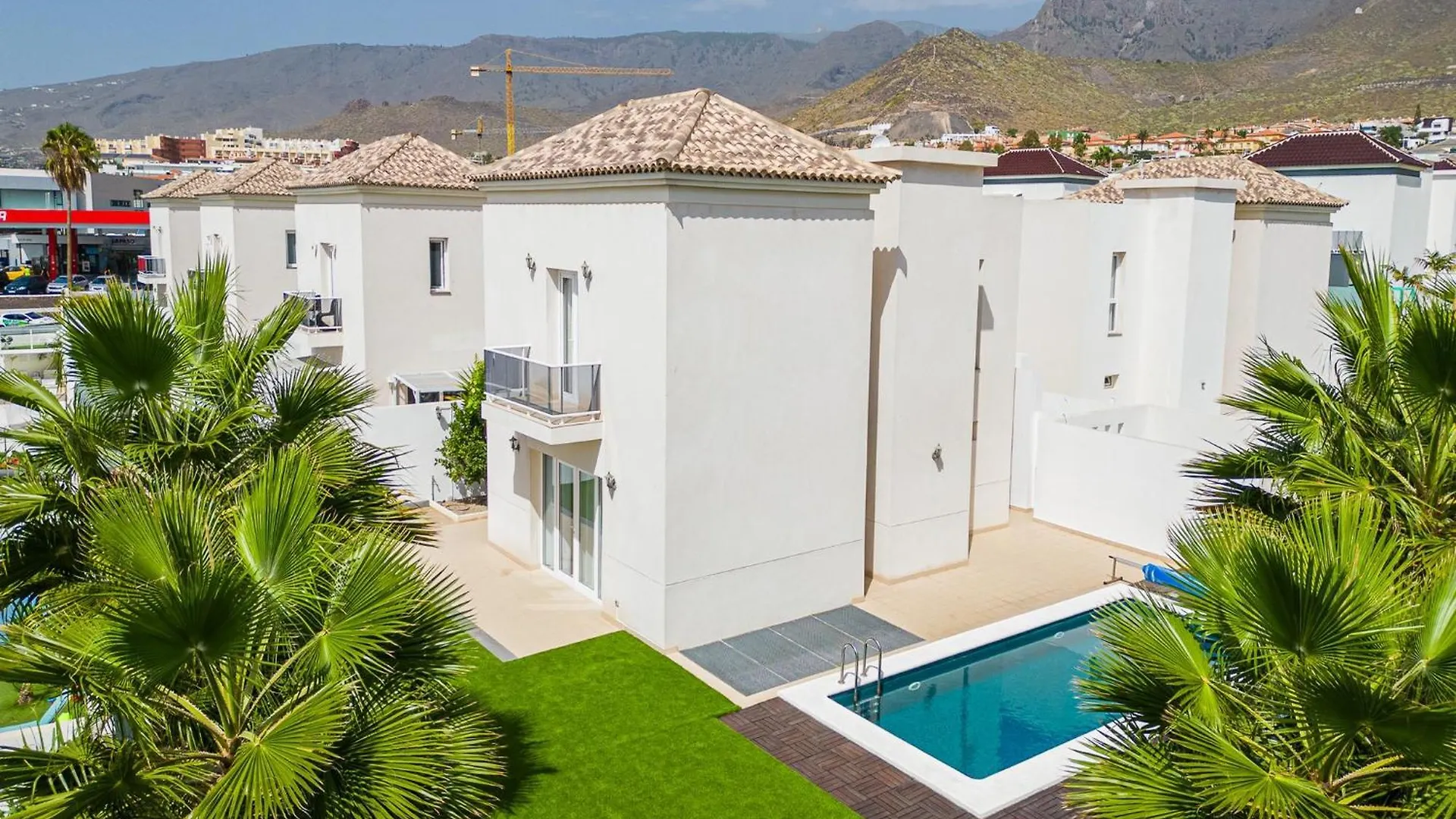 Villa De Lujo Con Piscina Privada En Costa Adeje